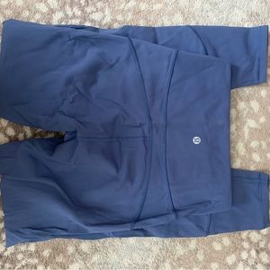 Lululemon size 4